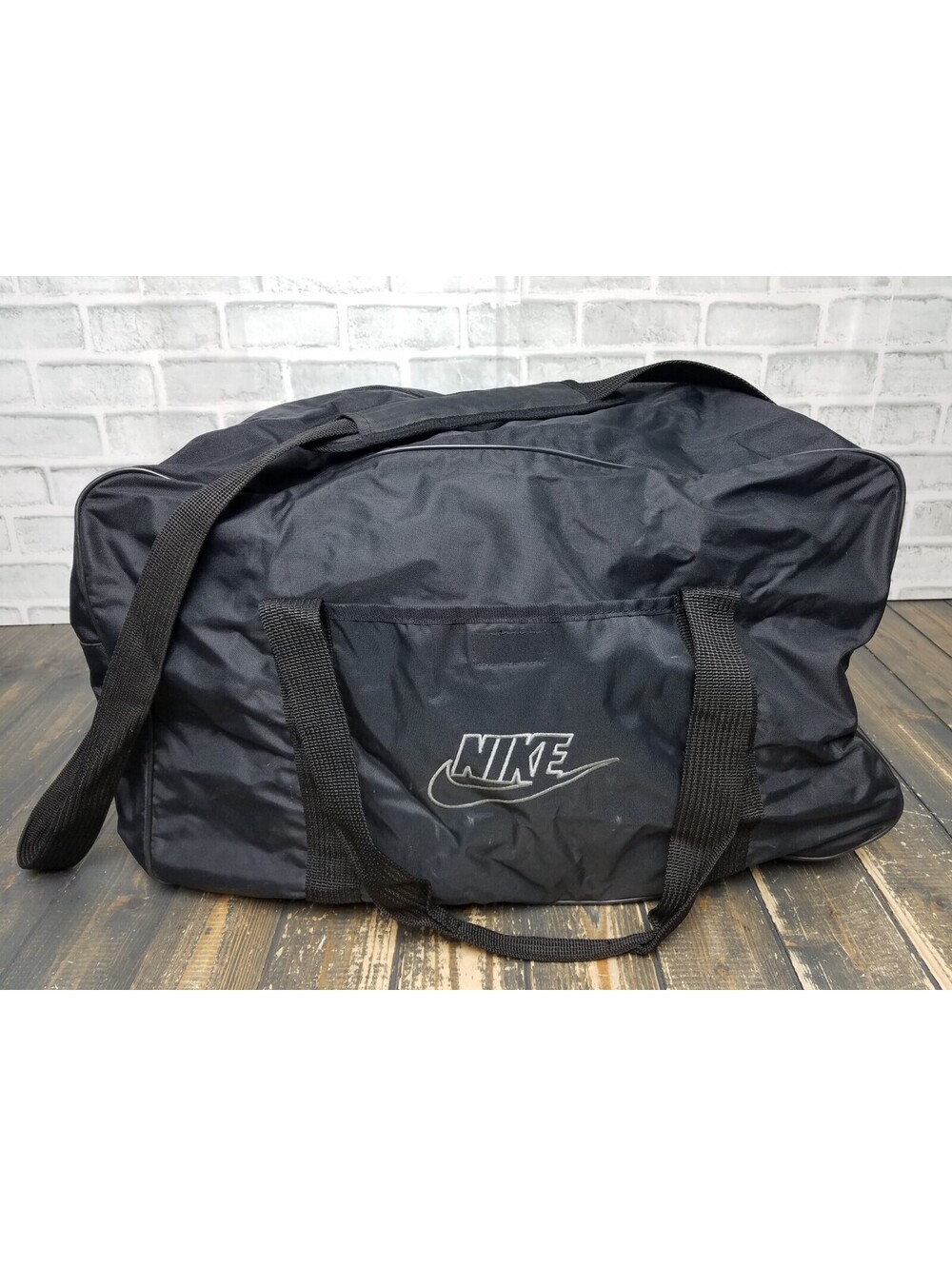 VINTAGE - 90βs NIKE Duffle Gym Sports Bag SWOOSH Embroidered BLACK / Gray Logo